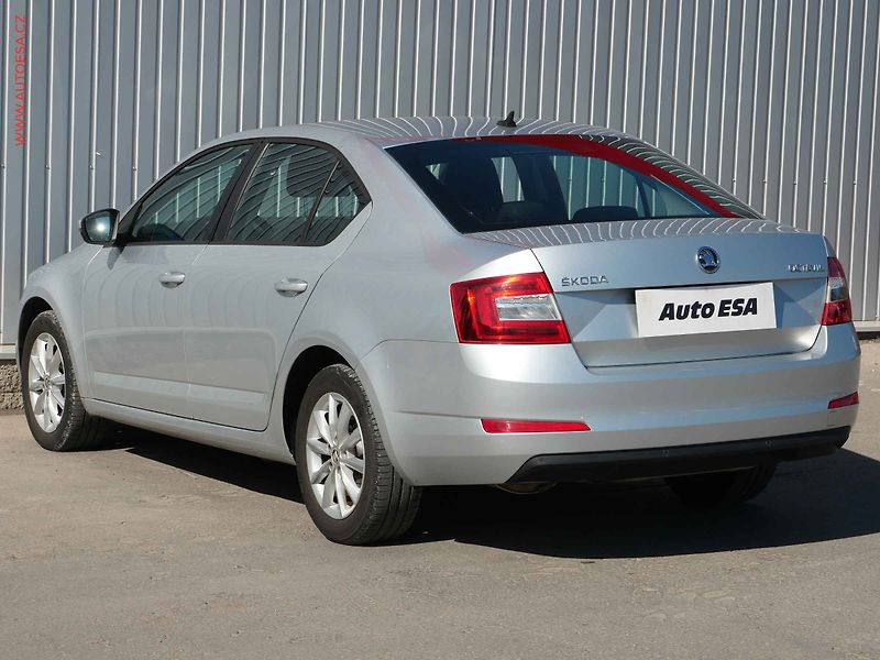 Škoda Octavia (2014) 2.0 TDi, ČR, servis.kniha - fotka 6 z 21