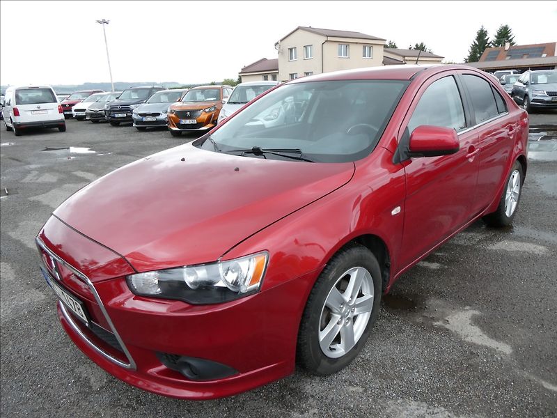 Mitsubishi Lancer 1,8 i 105kW Sportback, klima - fotka 3 z 31