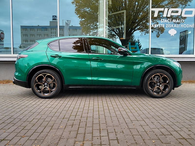 Alfa Romeo Stelvio (2026) Intensa  4x4 2,0 280PS - fotka 5 z 37