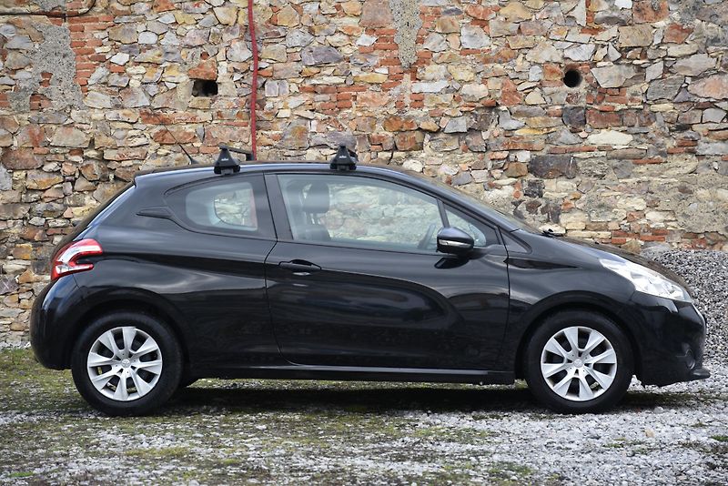 Peugeot 208 1.2i, motor - spotřeba oleje - fotka 2 z 25