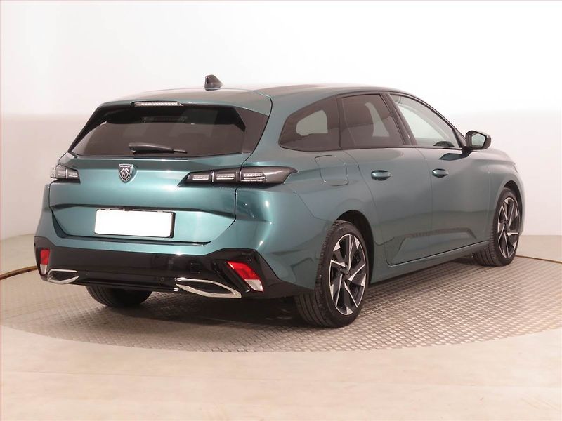 Peugeot 308 (2022) Allure Pack 1.5 BlueHDi - fotka 5 z 17