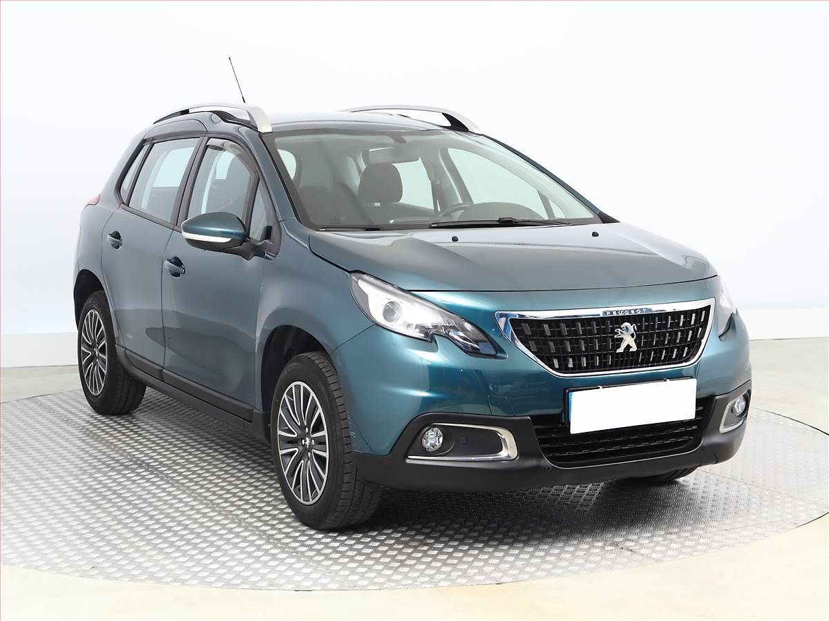 Peugeot 2008 1.2 PureTech, ČR,1.maj
