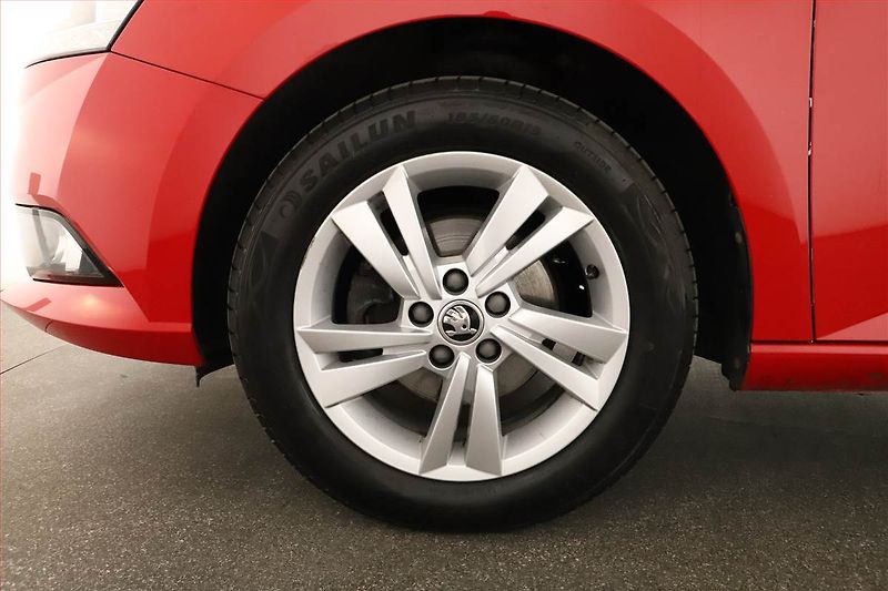 Škoda Fabia (2020) 1.0, ČR,1.maj, Park. senzory - fotka 13 z 13