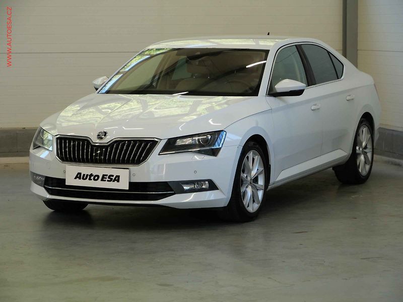 Škoda Superb (2017) 2.0TDi, ČR, DSG, bixen - fotka 3 z 24