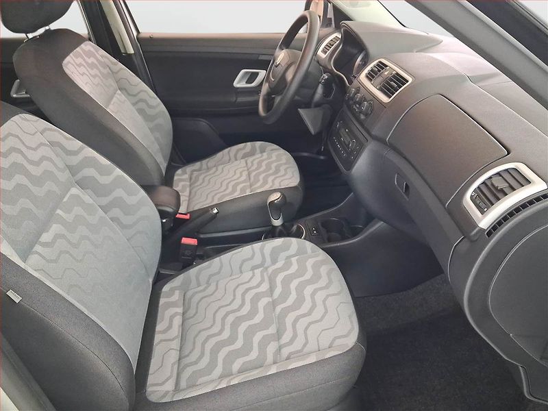 Škoda Fabia (2010) Ambition 1.2 12V, ČR,1.maj - fotka 9 z 18
