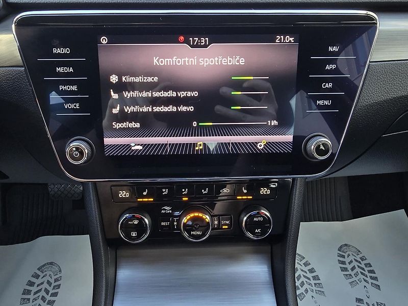 Škoda Superb 200kW 4x4 DSG STYLE DPH - fotka 28 z 45