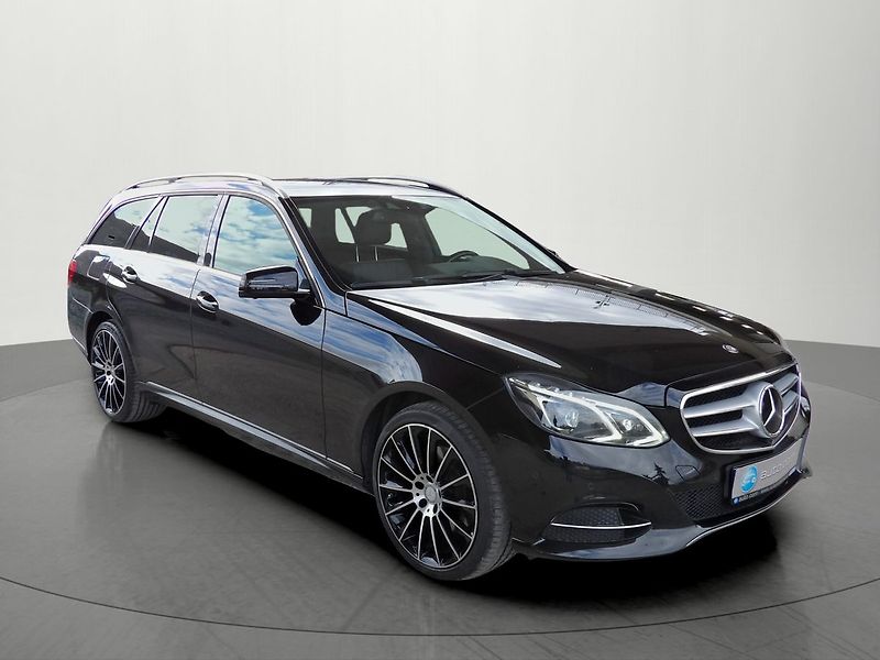 Mercedes-Benz Třídy E 350d 4Matic Airmatic TZ 360° - fotka 6 z 37
