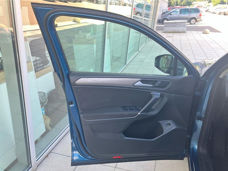 Volkswagen Tiguan 2.0TDi 110 kW 4X4 DSG BUSINESS - fotka 23 z 30