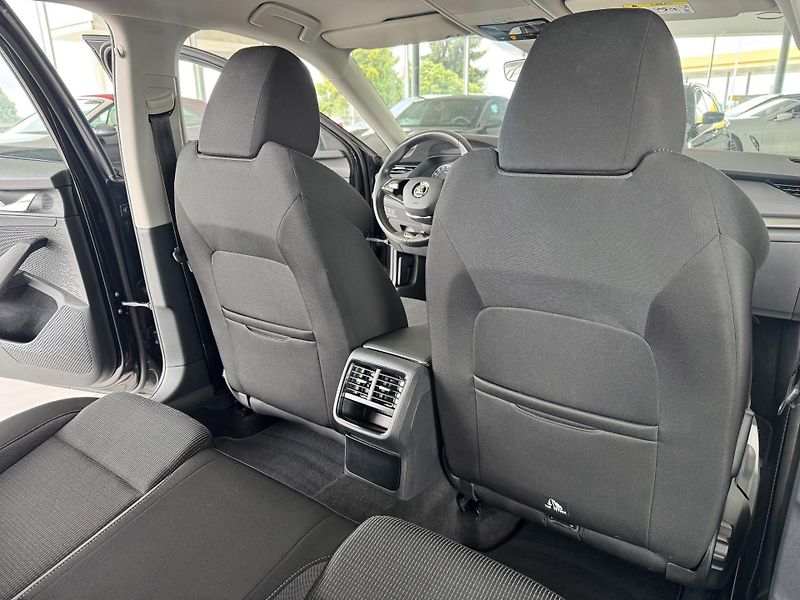 Škoda Octavia 2,0TDI DSG*110kW*REZERVACE! - fotka 16 z 28