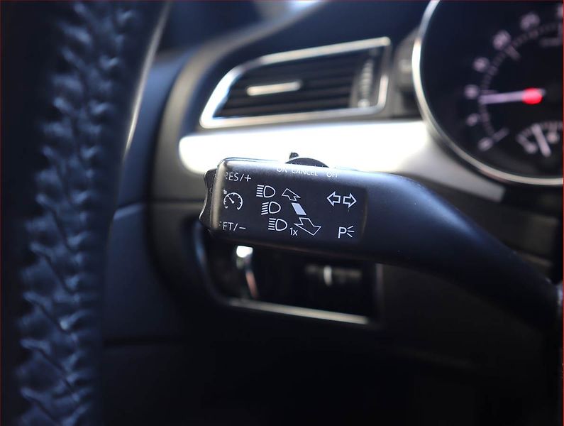 Škoda Superb (2014) 2.0 TDI, Navi, Xenony - fotka 20 z 20