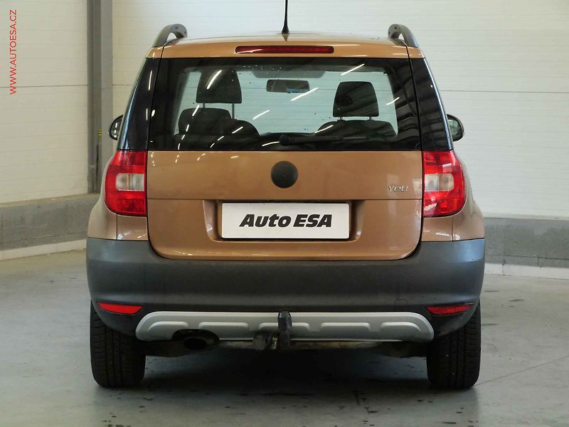 Škoda Yeti (2012) 1.2TSi, ČR, AC, tažné - fotka 5 z 19