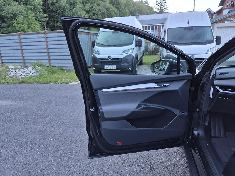 Škoda Enyaq 150kw, iV80 19ALU SOH 95% - fotka 35 z 47