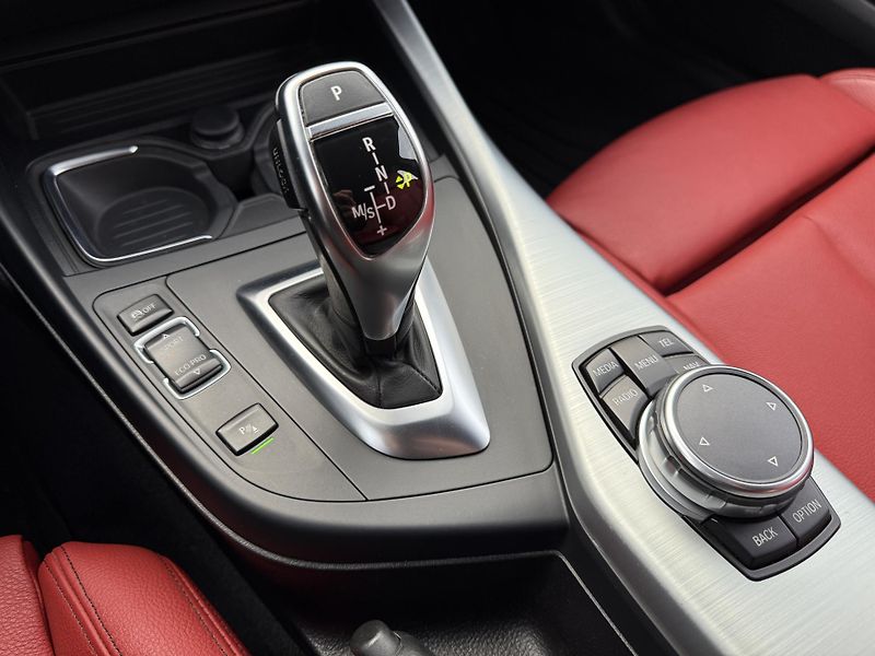 BMW Řada 1 M135i xDRIVE NAVI H/K LED KŮŽE - fotka 32 z 43