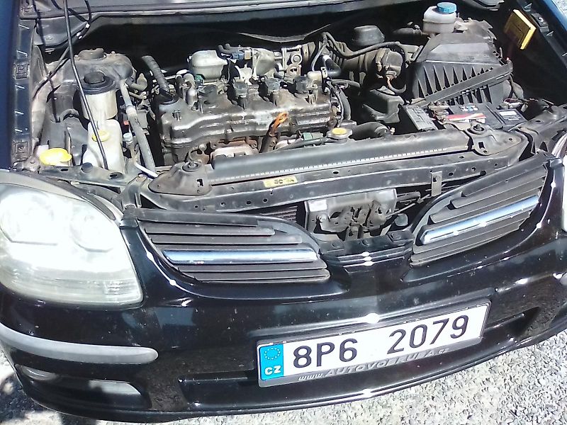 Nissan Almera Tino (2005) 1.8i 16V, kola navíc, závěs - fotka 31 z 32