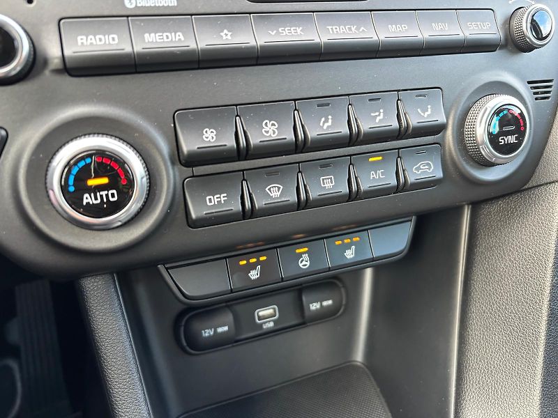 Kia Sportage 1,6 T-GDi Exclusive AWD - fotka 21 z 29