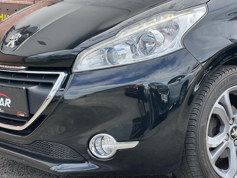 Peugeot 208 1.2i KLIMA PANORAMA TEMPOMAT - fotka 40 z 44