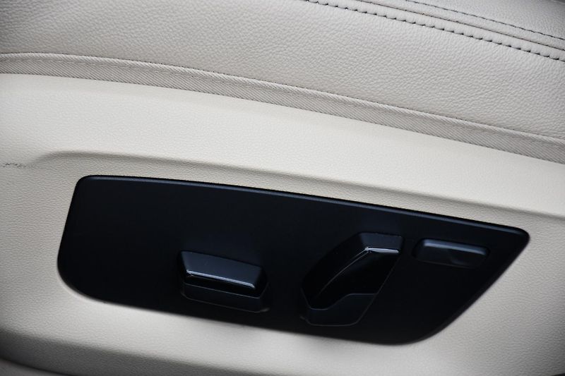 BMW Řada 5 520i M-SPORT 1M ČR REZERVACE - fotka 34 z 39