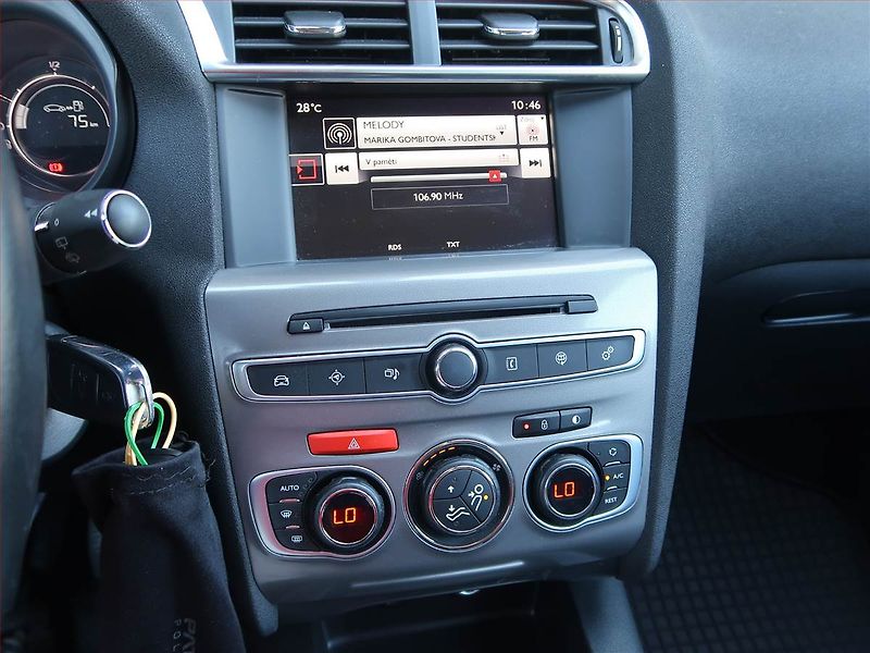 Citroën C4 (2018) Feel 1.2 PureTech, Serv.kniha - fotka 12 z 16