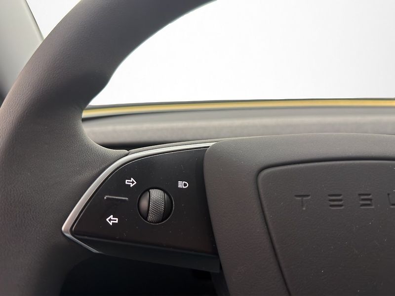 Tesla Model 3 Long Range AWD Highland - fotka 16 z 26