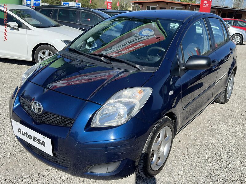Toyota Yaris (2009) 1.3i, ČR, Klima - fotka 3 z 16