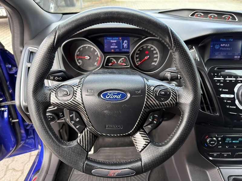 Ford Focus ST 2.0 EB 184 kW xenon, servis - fotka 18 z 25