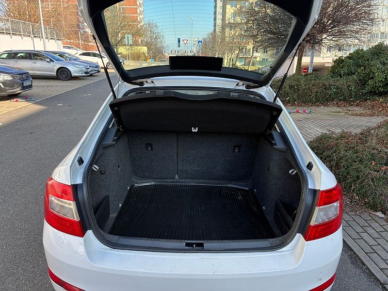 Škoda Octavia 1.6 TDi 77 kW AMBITION - fotka 16 z 17