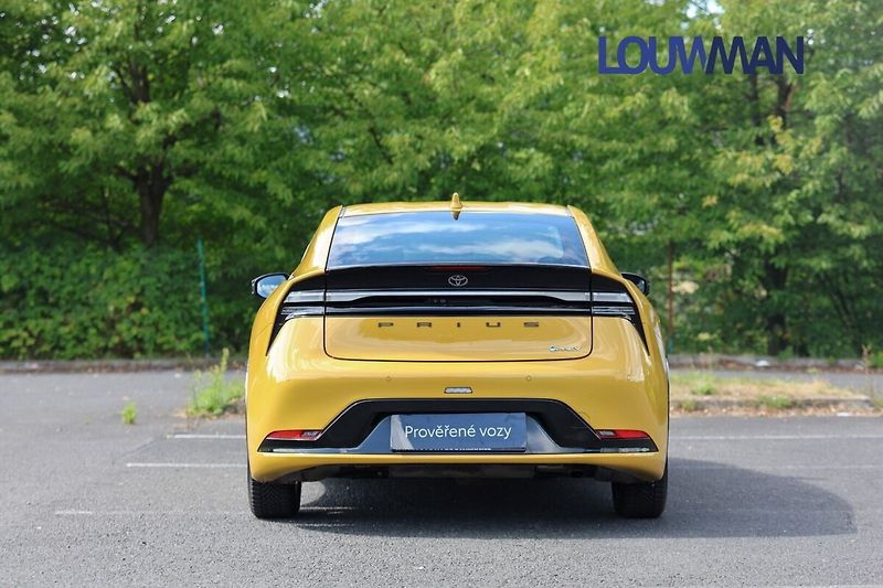 Toyota Prius 2.0 PHEV PRESTIGE - fotka 23 z 24