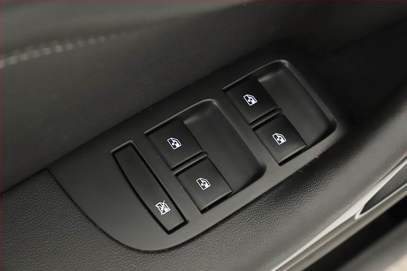 Opel Zafira (2016) 2.0 CDTI, Automat, 7 míst - fotka 17 z 21