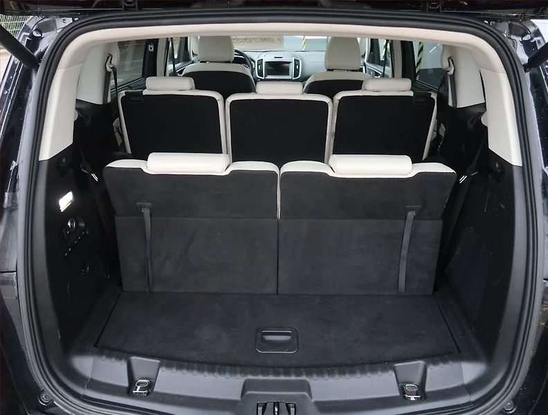 Ford S-MAX (2017) Vignale 2.0 EcoBoost, Automat - fotka 29 z 30