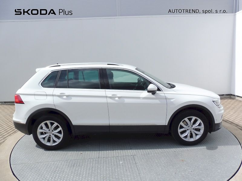 Volkswagen Tiguan (2017) Highline 2,0 TDI 140kW DSG 4MO - fotka 25 z 27