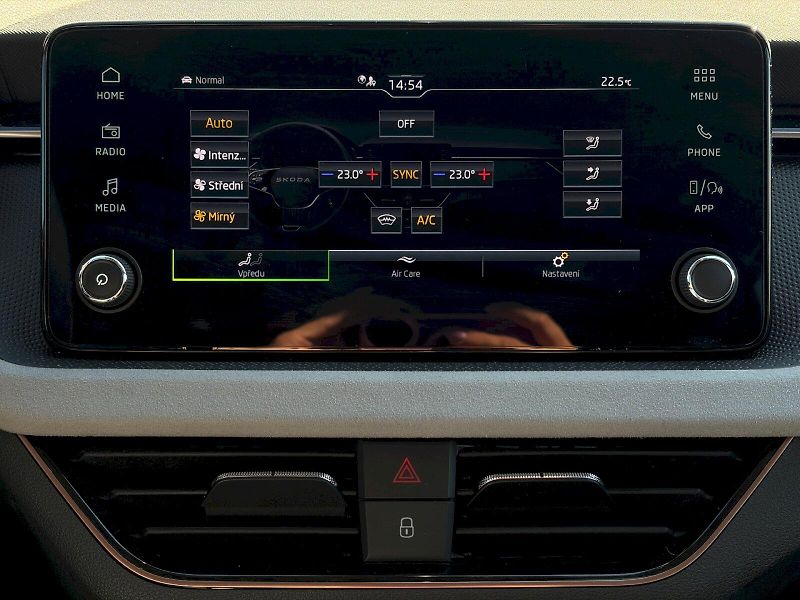 Škoda Scala (2025) DSG 1.0 TSI / 85kW / TOP SELEC - fotka 27 z 33