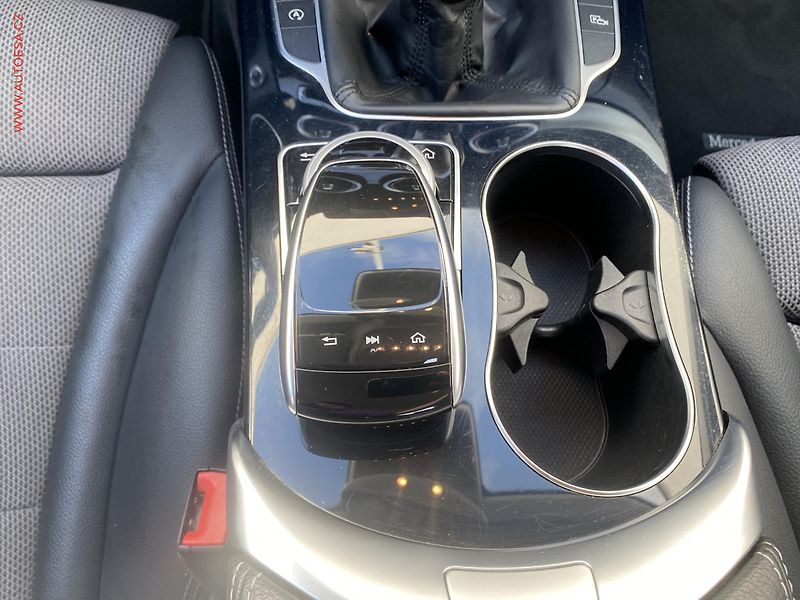 Mercedes-Benz Třídy C (2020) 1.6i, navi, LED, AC - fotka 13 z 20
