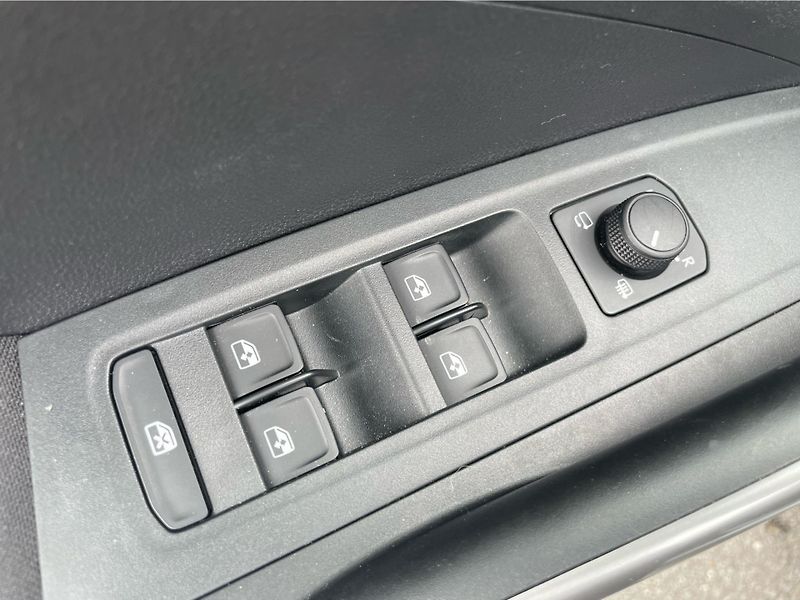 Škoda Fabia 1.0 TSi DSG 7st. TOP SELECTION - fotka 14 z 27