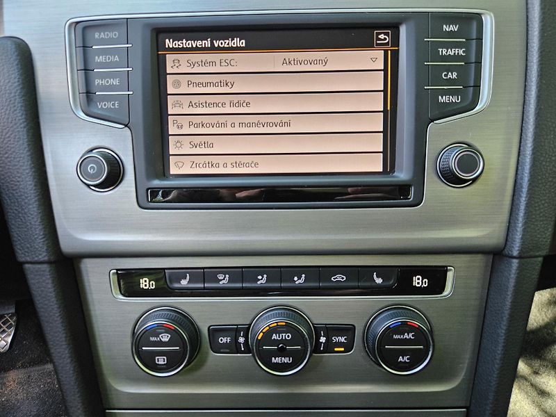 Volkswagen Golf Variant (2016) - fotka 24 z 25
