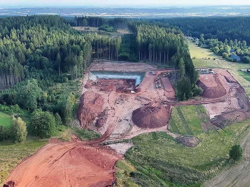 Stavba dálnice D11 Jaroměř - Trutnov v srpnu 2026.