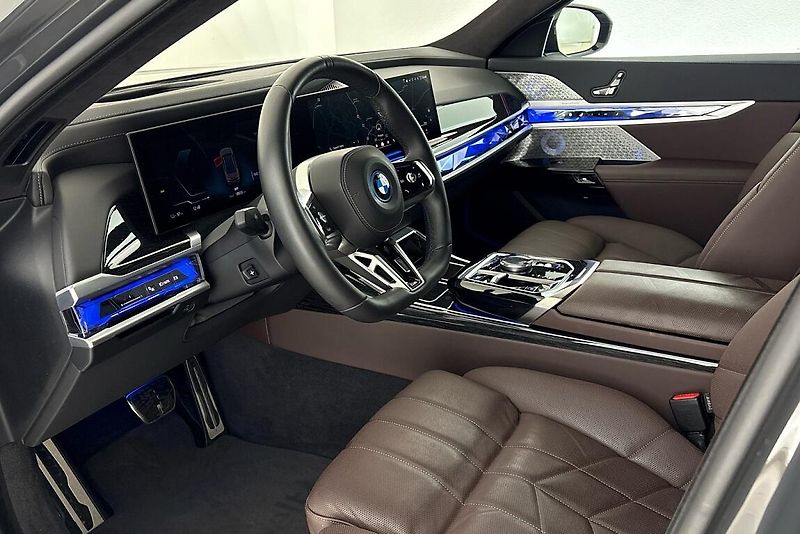 BMW i7 xDrive60 - fotka 12 z 28