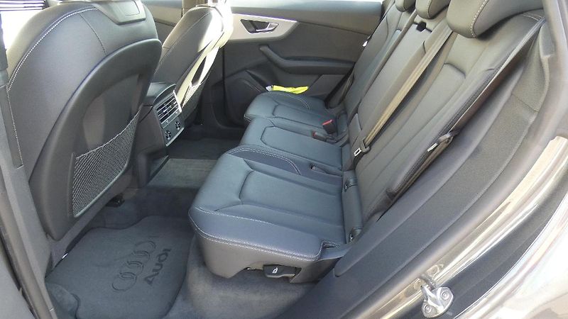 Audi Q8 55 TFSI quattro tiptronic - fotka 21 z 26