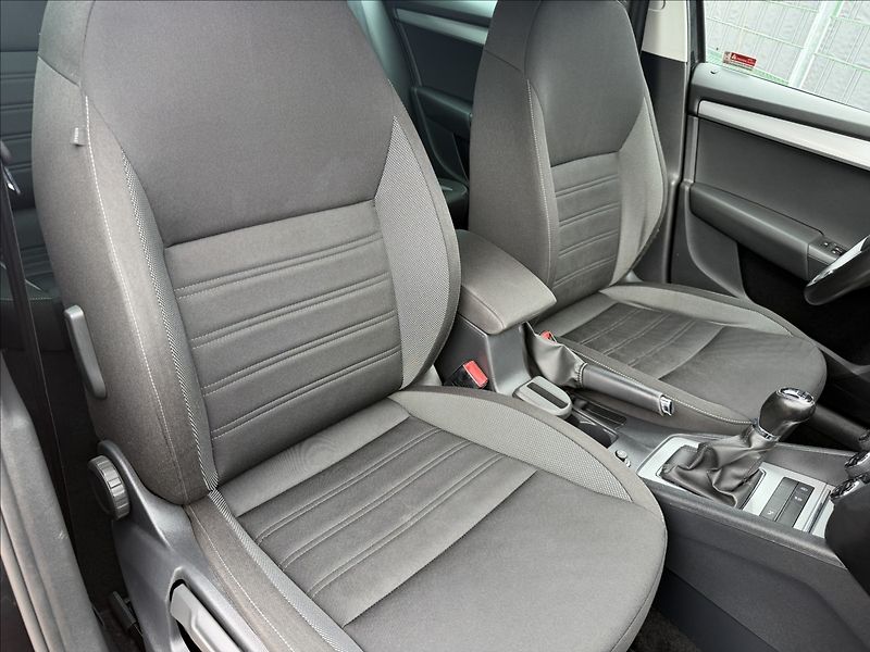 Škoda Octavia III 1.6 TDI Ambition - fotka 13 z 19