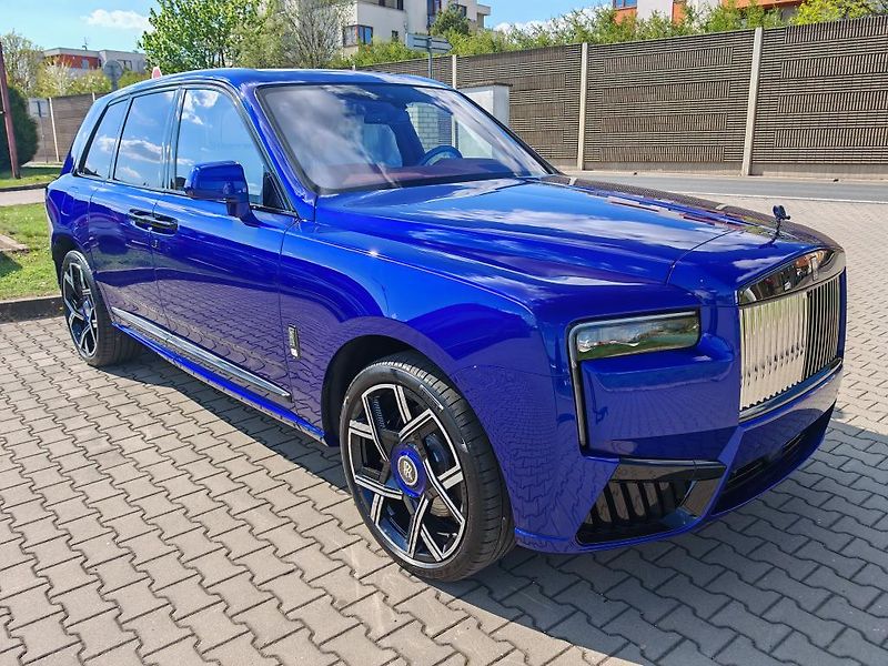 Rolls-Royce Cullinan Black Badge, CZ, Nový vůz - fotka 1 z 26