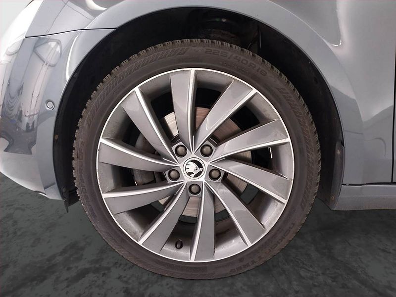 Škoda Octavia (2015) Laurin&Klement 2.0 TDI, 4X4 - fotka 15 z 31