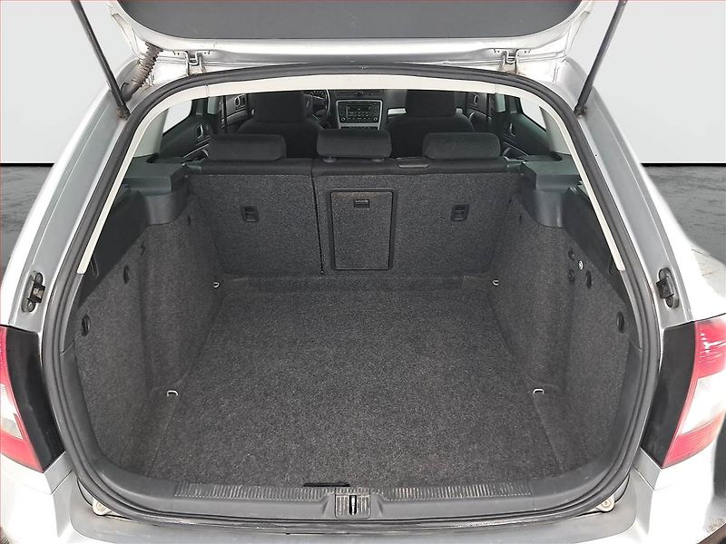 Škoda Octavia (2011) 1.6 TDI, Tempomat - fotka 13 z 18
