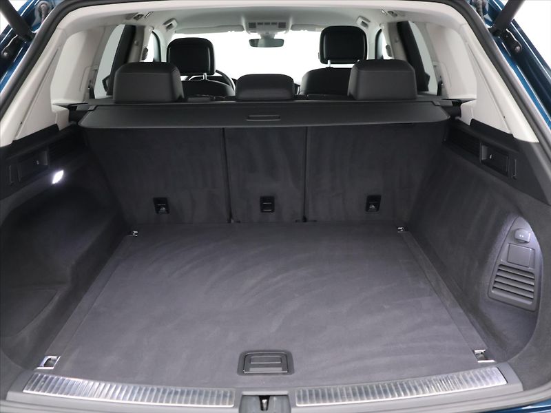 Volkswagen Touareg 3,0 TDI 210kW 4M LED DPH CZ - fotka 10 z 39
