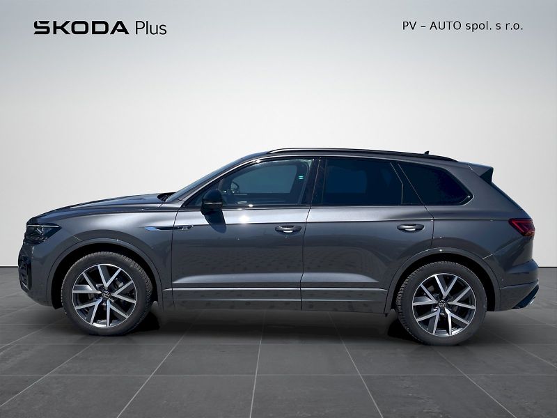 Volkswagen Touareg (2023) R-Line 3.0 TDI 210 kW V6 4Moti - fotka 3 z 35