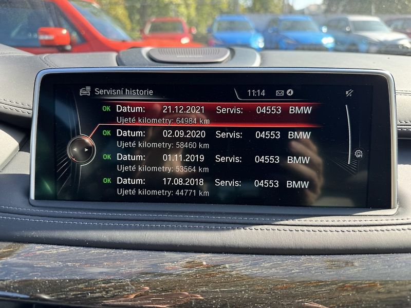 BMW X6 (2014) 4.4 V8 (449k) xDrive50i - fotka 37 z 51