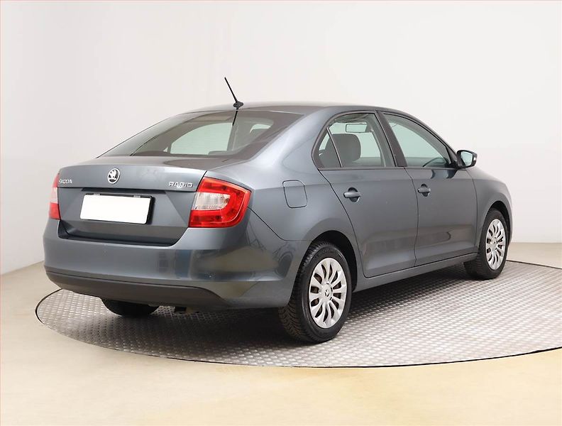 Škoda Rapid (2015) Ambition 1.2 TSI - fotka 5 z 18