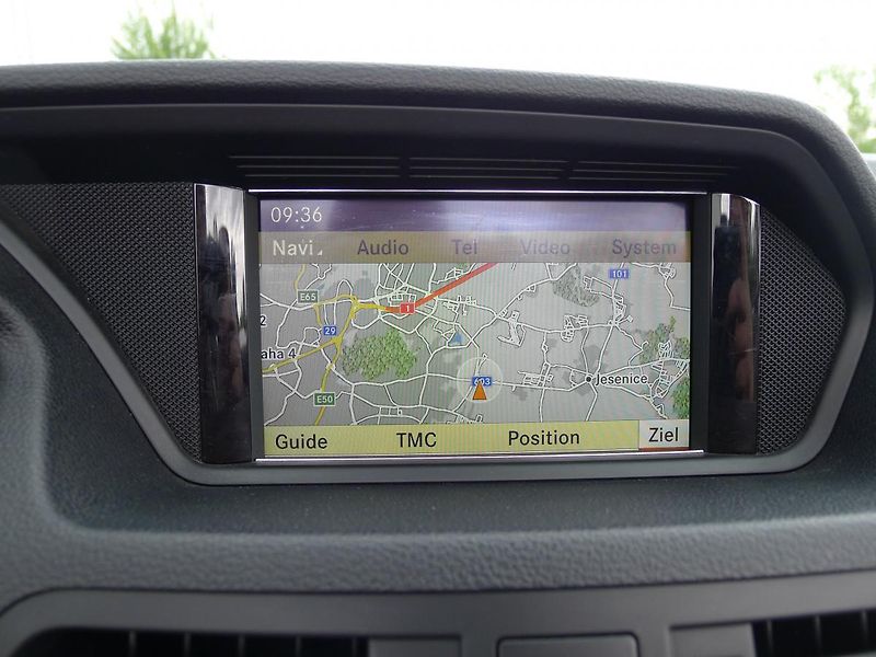 Mercedes-Benz Třídy E E 350 CDI Cabrio - fotka 18 z 30