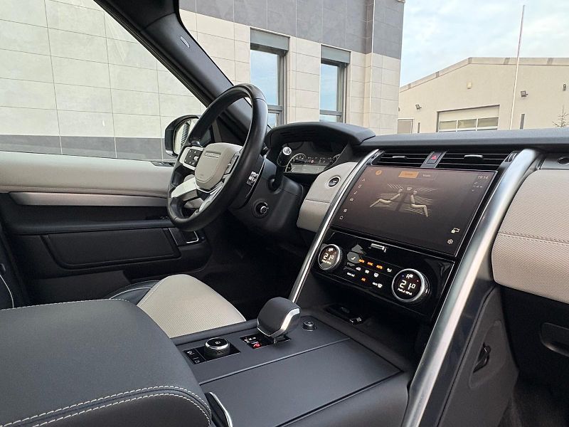 Land Rover Discovery D300, R-Dynamic HSE, ČR, DPH - fotka 46 z 61