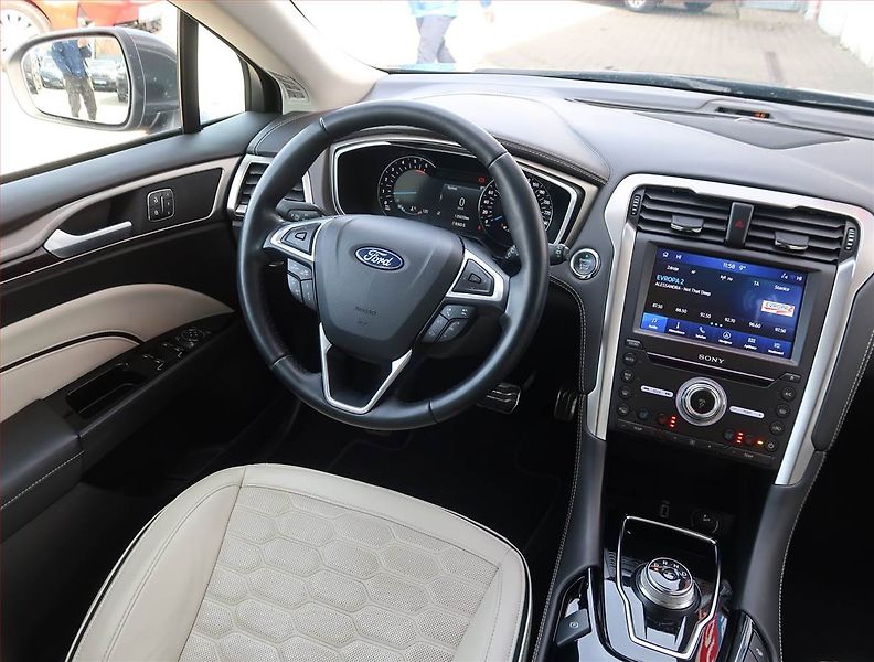 Ford Mondeo (2020) Vignale 2.0 EcoBlue, 4X4 - fotka 7 z 15