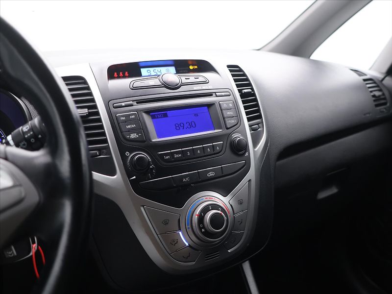 Hyundai ix20 1,4 CVVT 66kW Trikolor CZ - fotka 17 z 29