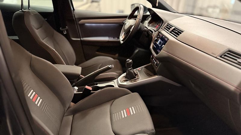 Seat Arona (2019) 1.0TGI- FR,LED,ZÁRUKA  - fotka 2 z 35